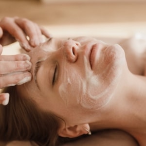 Microneedeling Post-acné mesoestetic